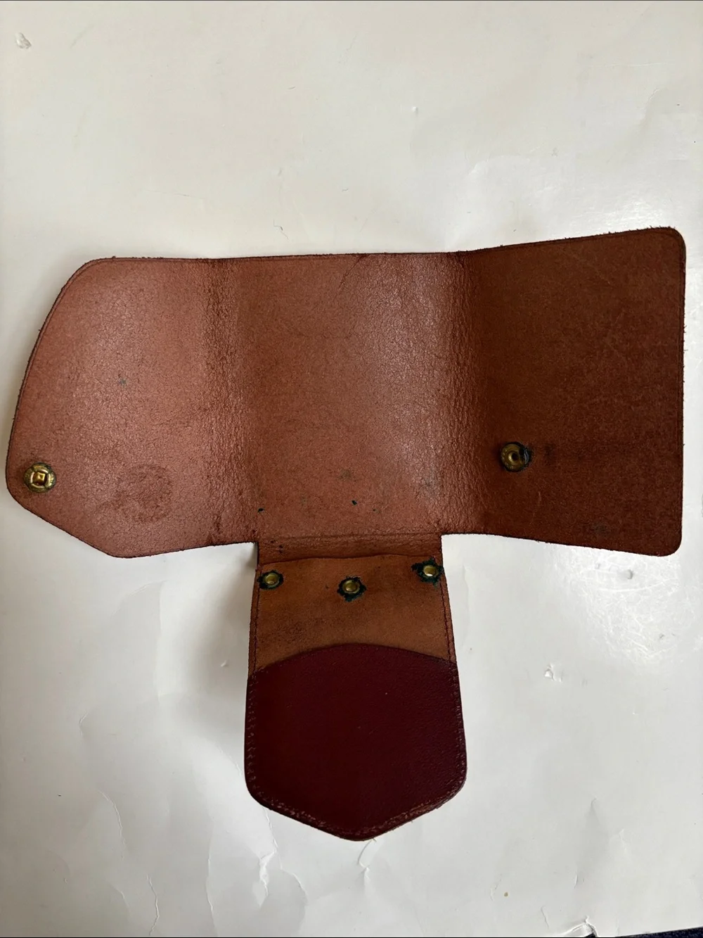 Vintage Pat 1938 Buxton Saddle Hunt Club Leather Key-Tainer in Burgundy & Brass